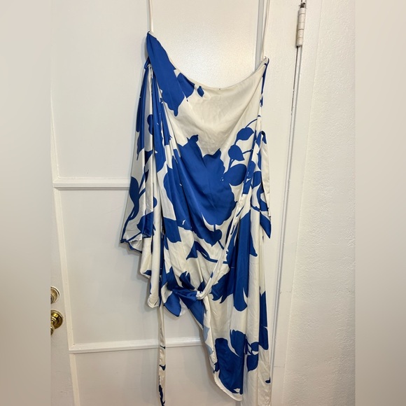 Hutch Satin One-Shoulder Maxi Dress - Picture 3 of 6